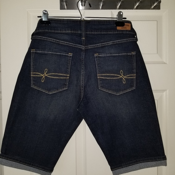 Jean Short - Picture 3 of 4